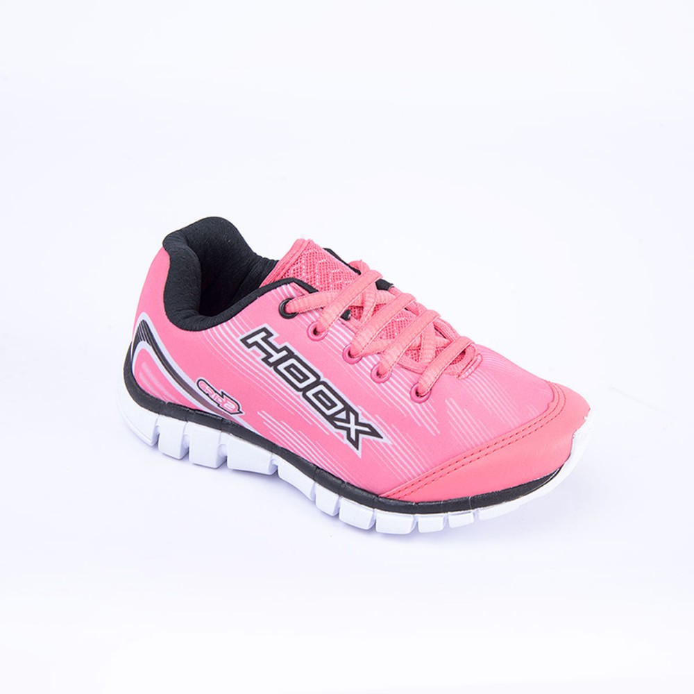 En una tienda de calzado deportivo deals